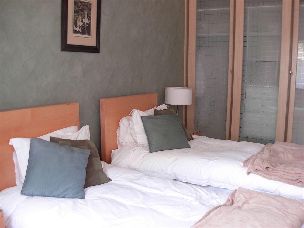 Liongate Bed And Breakfast Edenvale Ngoại thất bức ảnh